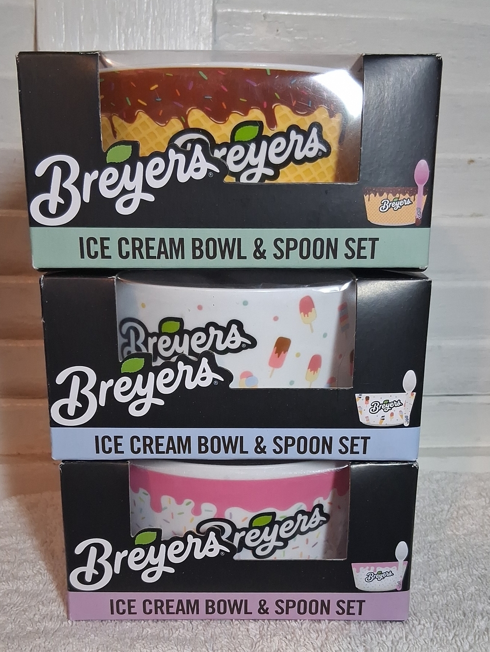 NIB Breyers Bowl Sets